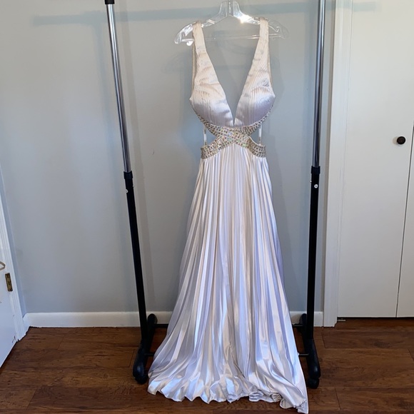 White Formal Dress - Picture 3 of 10